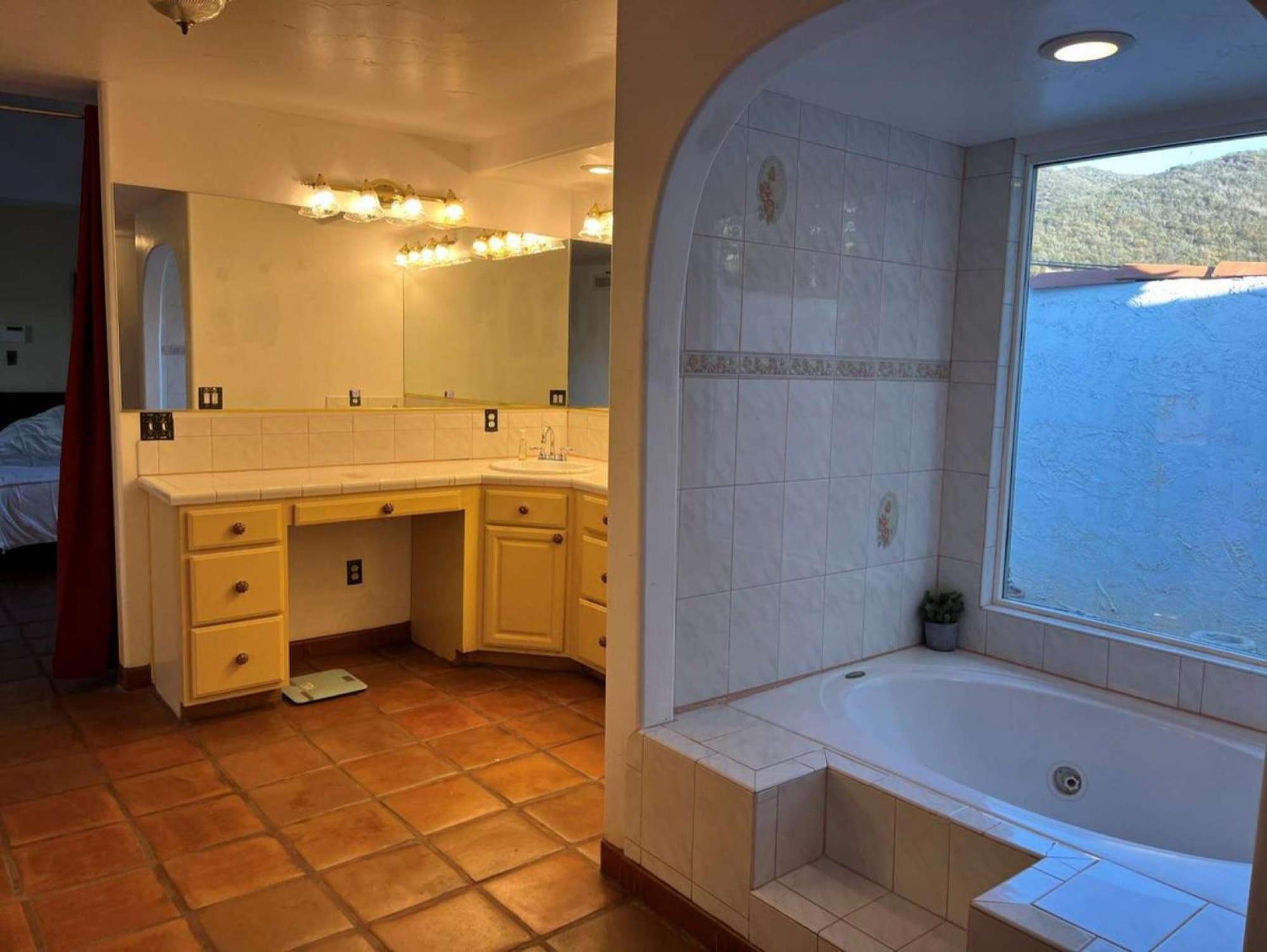 Private Home On 10 Acres - Heated Salt Pool & Jacuzzi, Mountain & City Views, Horseshoes, Basketball, Bbq, Golf Putting, Foosball, Croquet, Bose Stereo, White Cotton Bedding - Hilltop Hacienda, Pool Heat Optional Jamul Exterior foto