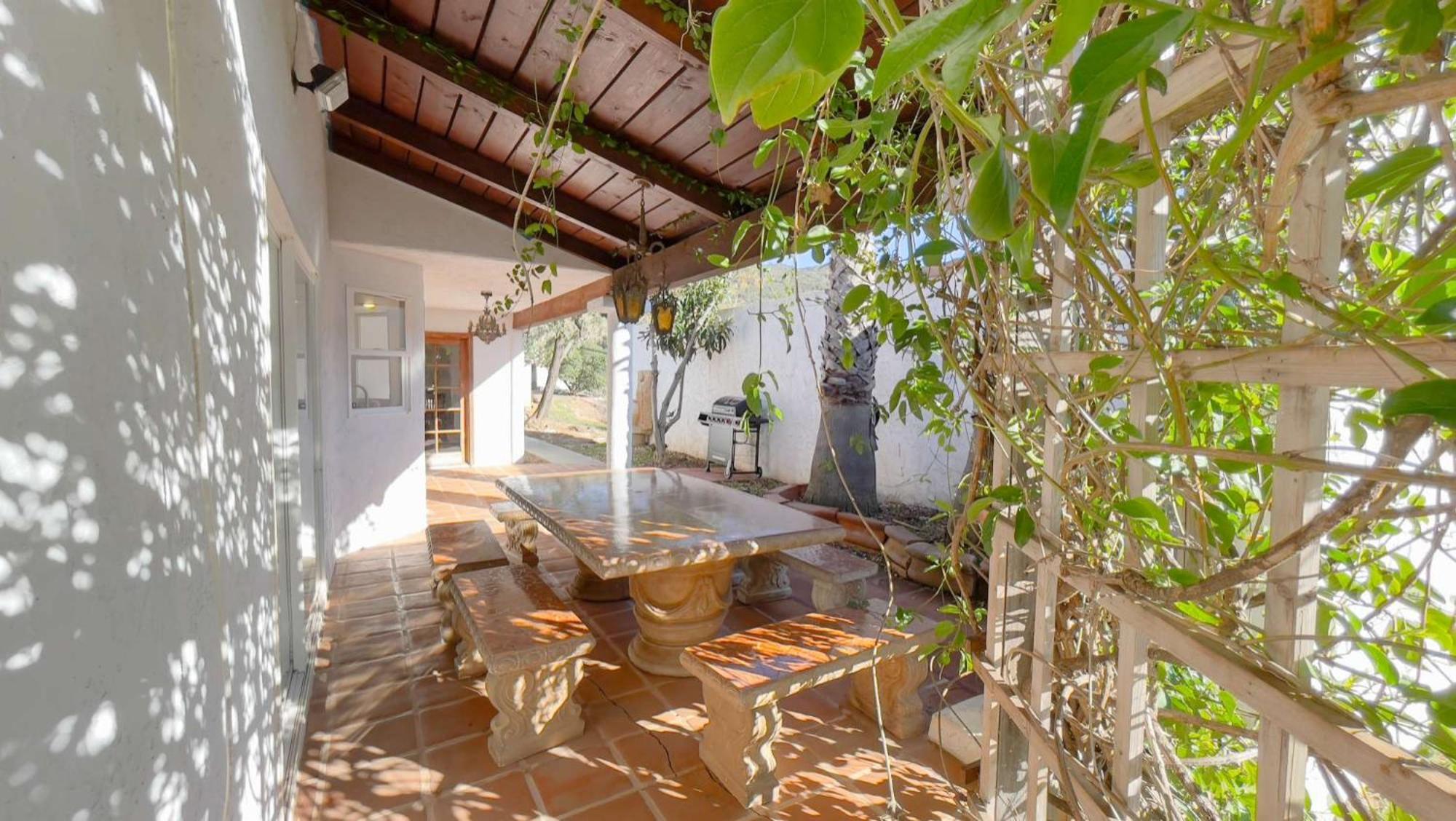Private Home On 10 Acres - Heated Salt Pool & Jacuzzi, Mountain & City Views, Horseshoes, Basketball, Bbq, Golf Putting, Foosball, Croquet, Bose Stereo, White Cotton Bedding - Hilltop Hacienda, Pool Heat Optional Jamul Exterior foto